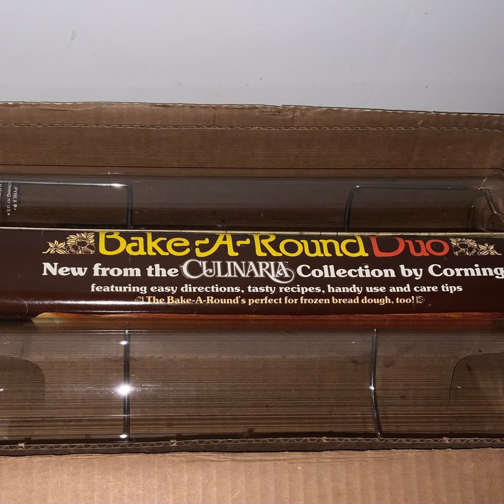 Pyrex Bake-A-Round Duo - Picture 2 of 2